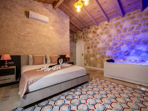  gece  -  Kasım
  | Kalkan Akbel'de Muhafazakar Aile İçin Özel Havuzlu Jakuzili Villa